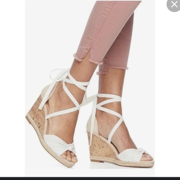 Tie up, black wedges - Picture 8 of 8